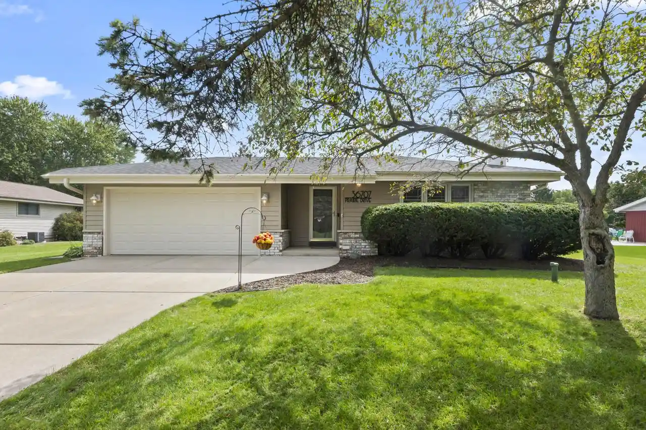 Photo 1 of Single family home for sale at 36707 Prairie Dr, Oconomowoc, WI 53066 | MLS# 1982046 | Listing updated on 2026-09-25
