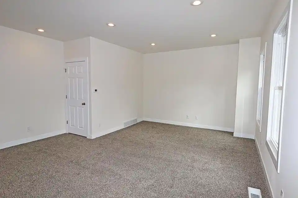 Photo 4 of Single family home for sale at 1602 N 8th Street, Sheboygan, WI 53081 | MLS# 1982047 | Listing updated on 2026-10-08