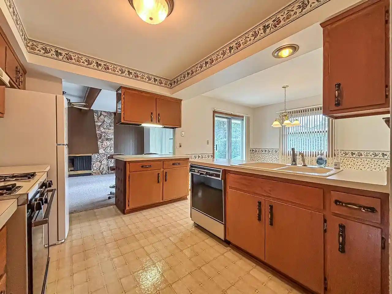 Photo 4 of Single family home for sale at 13795 W Graham St, New Berlin, WI 53151 | MLS# 1982049 | Listing updated on 2026-09-25