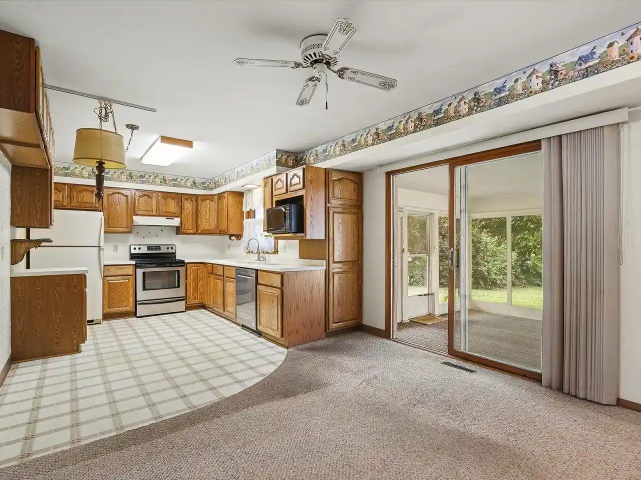 Photo 3 of Single family home for sale at 2406 Skyline Dr, Beloit, WI 53511 | MLS# 2033434 | Listing updated on 2026-09-27