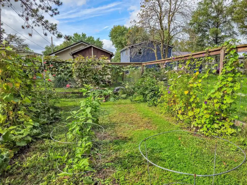 Photo 3 of Single family home for sale at 324 S Main St, Granton, WI 54436 | MLS# 1605391 | Listing updated on 2026-09-25