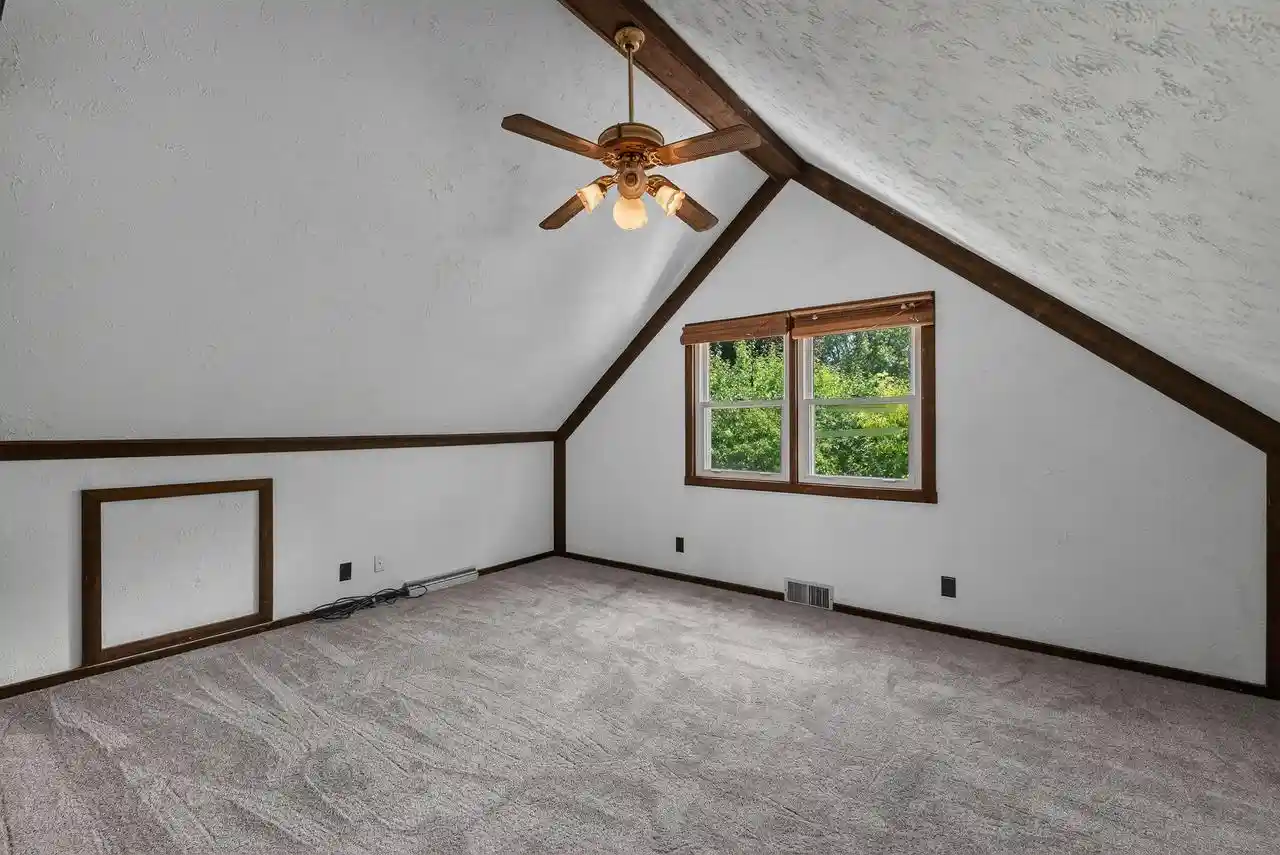 Photo 4 of Single family home for sale at 10404 W Darnel Ave, Milwaukee, WI 53224 | MLS# 1982082 | Listing updated on 2026-10-04