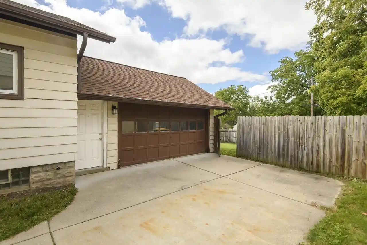 Photo 4 of Single family home for sale at 414 Prospect Ave, Waukesha, WI 53188 | MLS# 1982081 | Listing updated on 2026-09-25