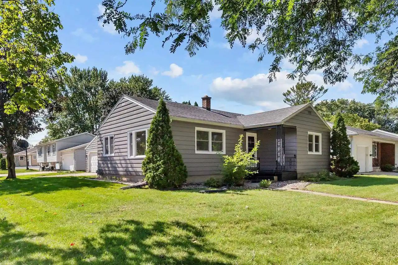 Photo 1 of Single family home for sale at 272 17th Street, Fond Du Lac, WI 54935 | MLS# 50333236 | Listing updated on 2026-10-06