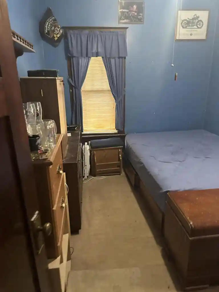 Photo 3 of Single family home for sale at 2108 New York Ave, Manitowoc, WI 54220 | MLS# 1982088 | Listing updated on 2026-10-06