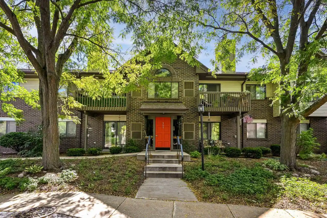 Photo 1 of Condo for sale at 399 N Main St #F, Thiensville, WI 53092 | MLS# 1982091 | Listing updated on 2026-10-01
