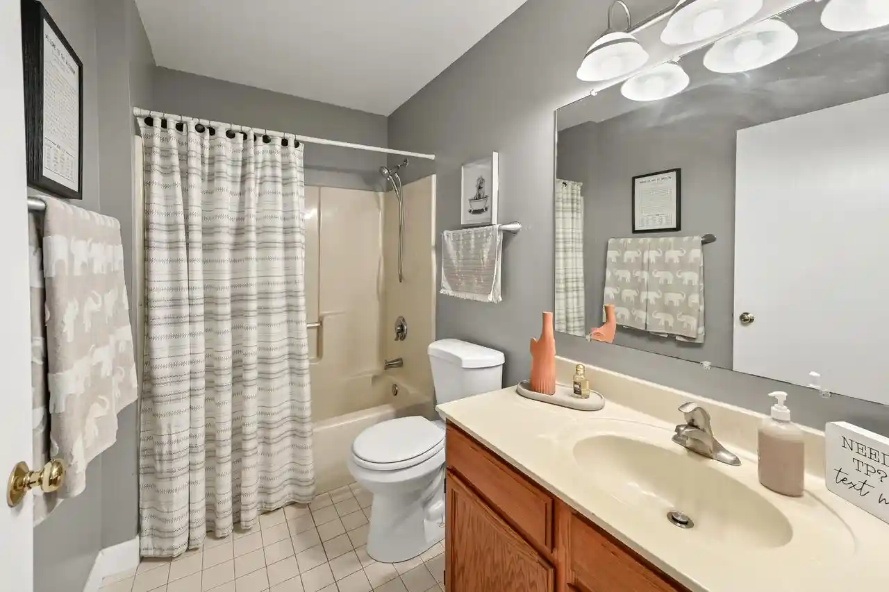 Listing Photo 4 - Condo for sale in building located at 399 N Main St, Thiensville, WI 53092 - Unit #F