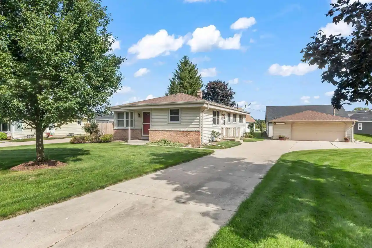 Photo 1 of Single family home for sale at 314 Sunset Dr, Pewaukee, WI 53072 | MLS# 1982096 | Listing updated on 2026-10-06