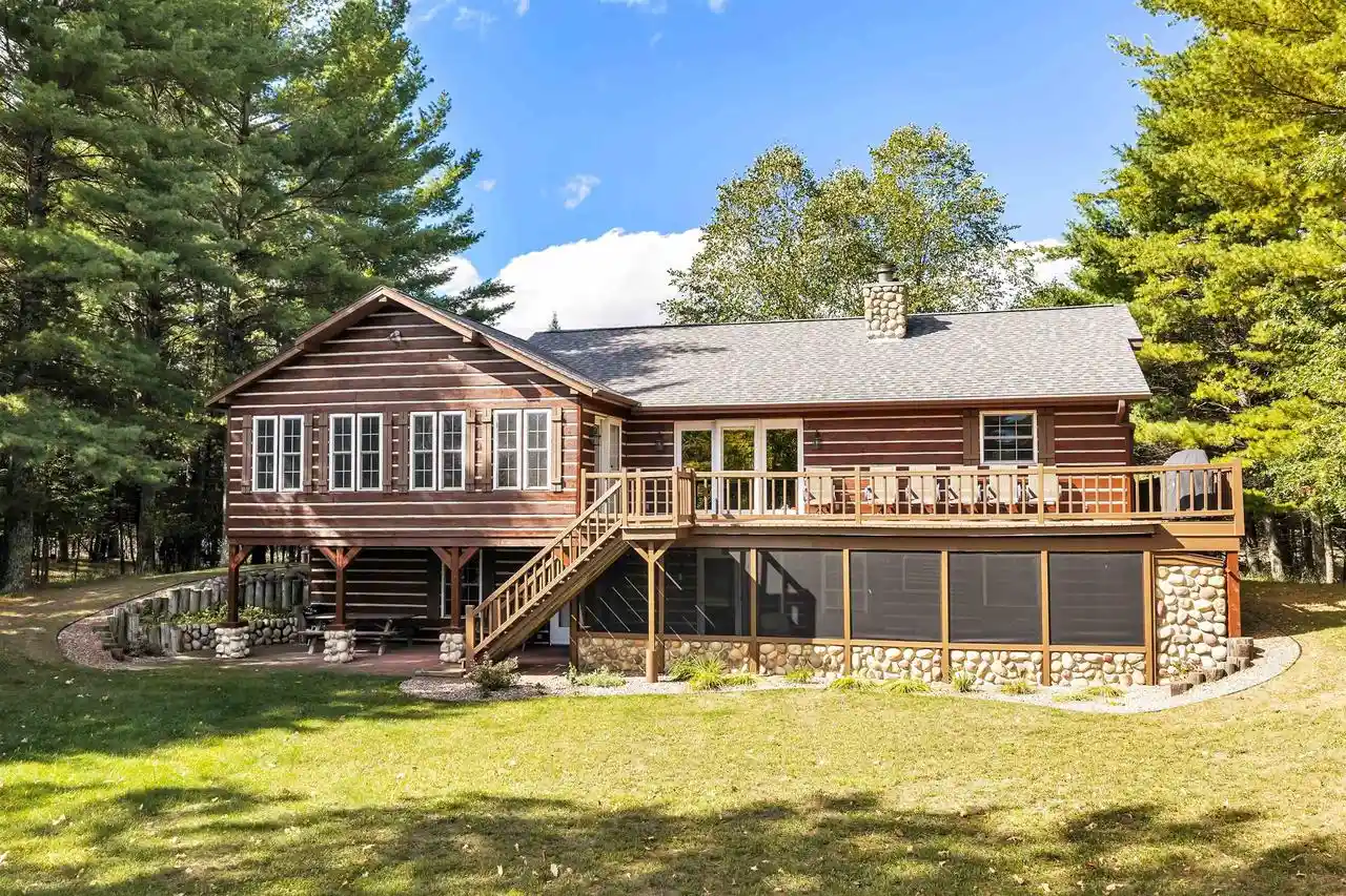 Photo 1 of Single family home for sale at N11622 Sturgeon Shrs Ln, Wausaukee, WI 54177 | MLS# 50333243 | Listing updated on 2026-09-25