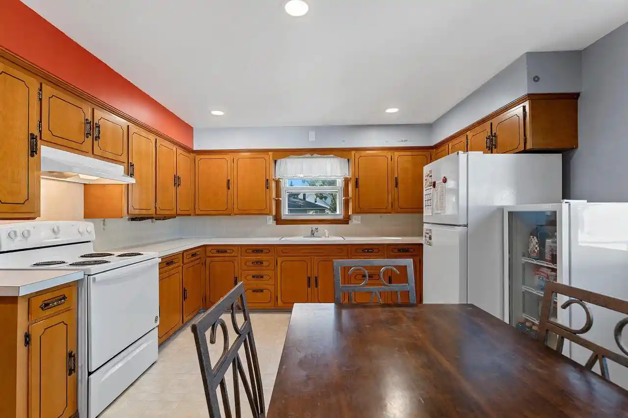 Photo 2 of Single family home for sale at 527 Parker Ave, Algoma, WI 54201 | MLS# 50333249 | Listing updated on 2026-09-25