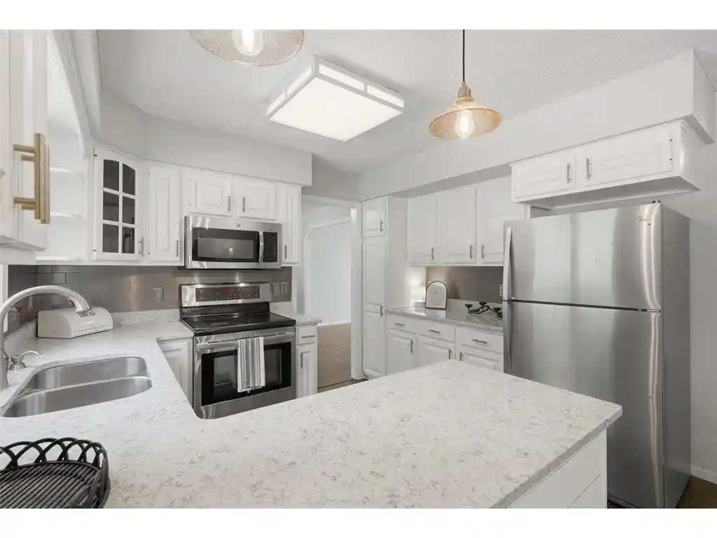 Photo 4 of Single family home for sale at 1497 Golf View Dr, River Falls, WI 54022 | MLS# 7150351 | Listing updated on 2026-10-09