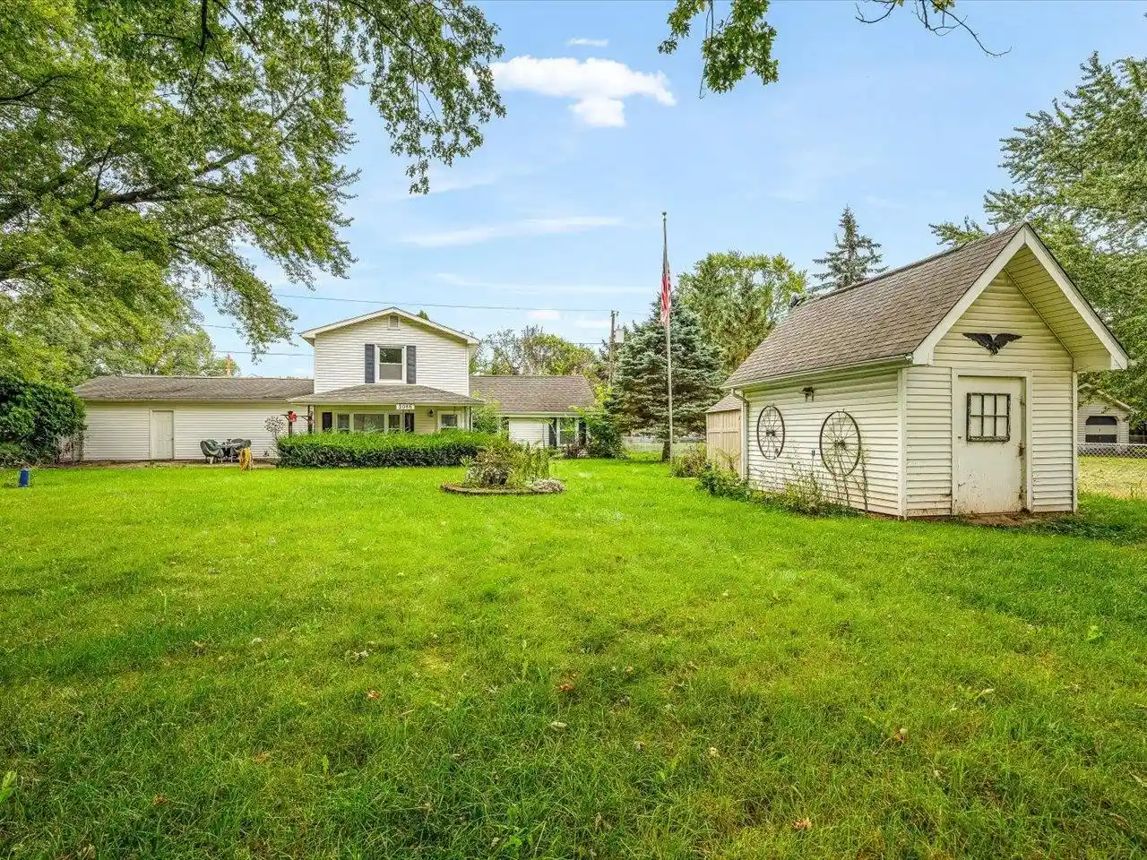 Photo 1 of Sale Pending at 2086 E Gorton St, Beloit, WI 53511 | MLS# 2033448 | Listing updated on 2026-10-01