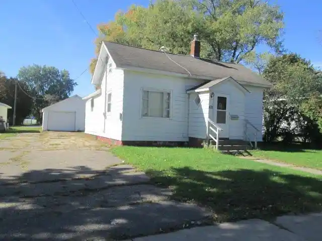 Photo 1 of Single family home for sale at 431 13th Avenue N, Wisconsin Rapids, WI 54495 | MLS# 2033451 | Listing updated on 2026-10-07