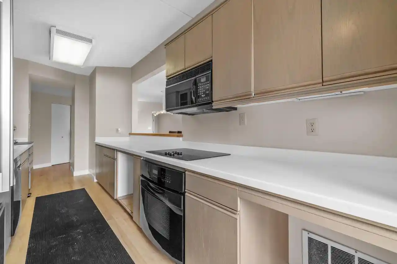 Photo 2 of Condo for sale at 333 Lake Ave #807, Racine, WI 53403 | MLS# 1982104 | Listing updated on 2026-09-28