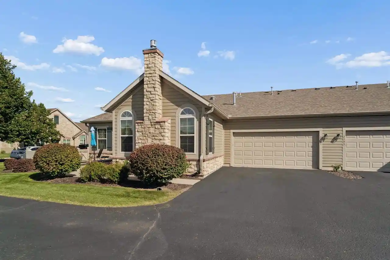 Condo for sale at 2301 E Tuscany Way, Appleton, WI 54913 | MLS# 50333242
