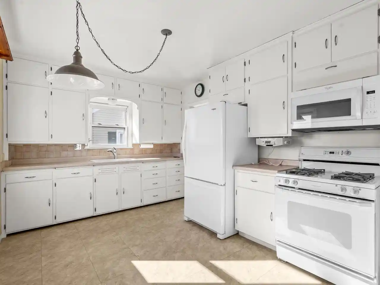 Photo 3 of Single family home for sale at 1814 S 9th Street, Manitowoc, WI 54220 | MLS# 1982108 | Listing updated on 2026-10-09
