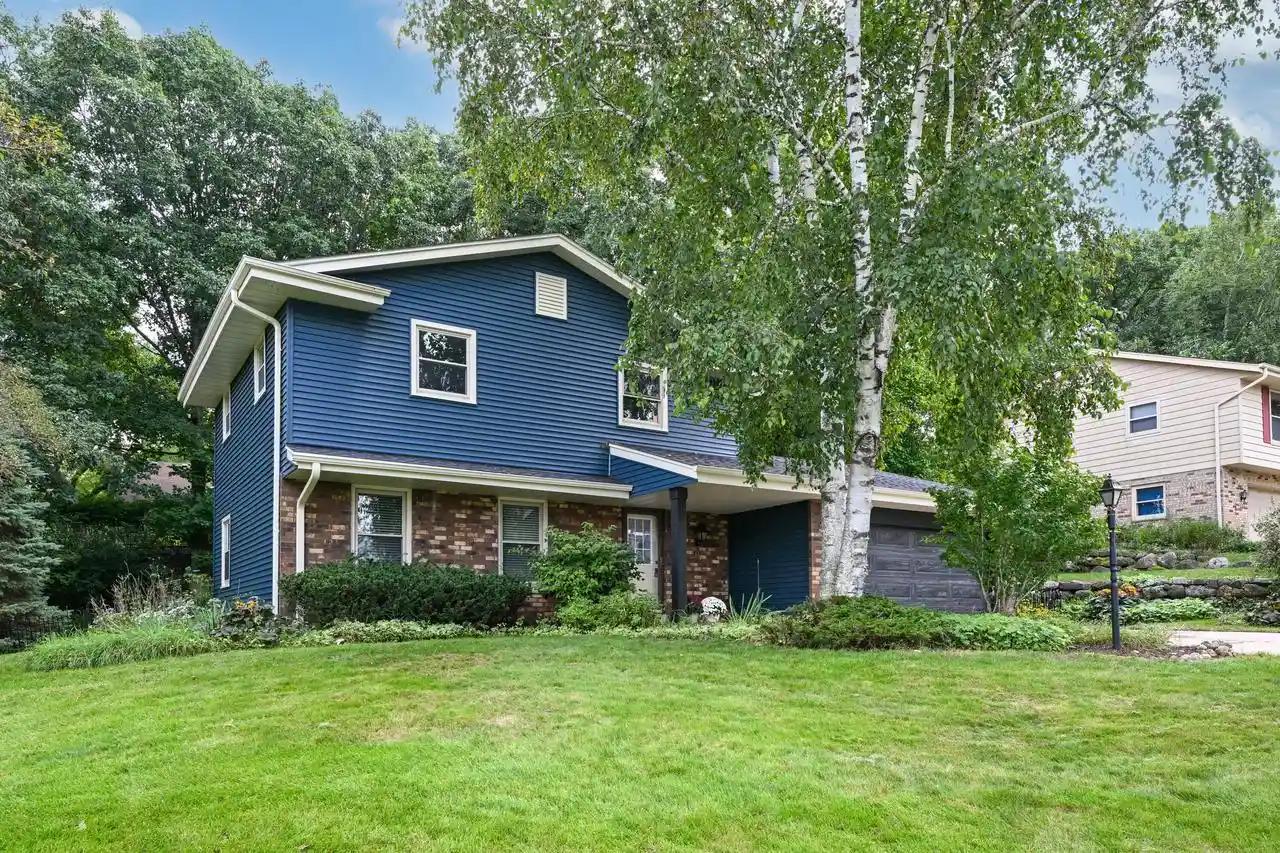 Single family home for sale at 706 Wexford Way, Hartland, WI 53029 | MLS# 1982119