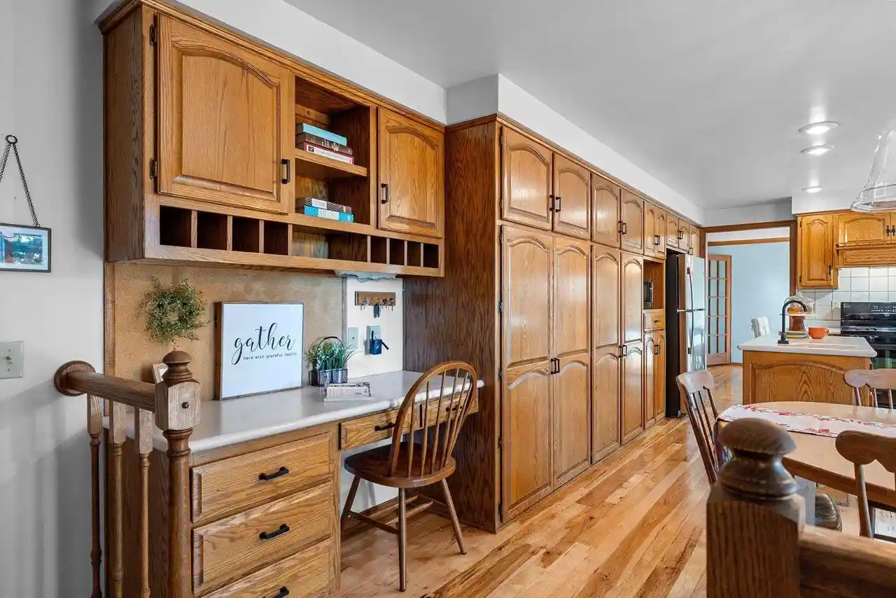 Photo 3 of Single family home for sale at 425 E Fox Run Cir, Green Bay, WI 54302 | MLS# 50333247 | Listing updated on 2026-10-07