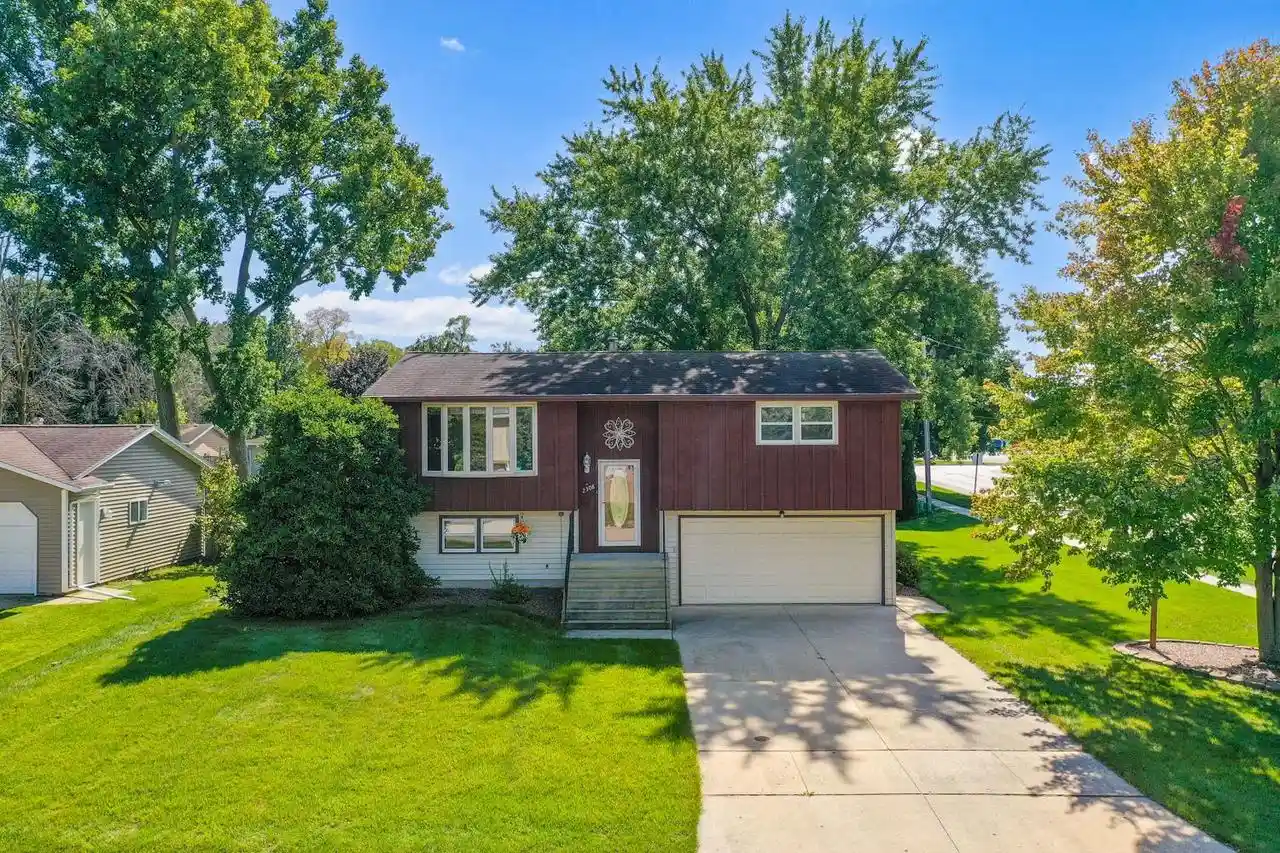 Photo 1 of Single family home for sale at 2308 Jubilee Dr, Green Bay, WI 54311 | MLS# 50333267 | Listing updated on 2026-10-07