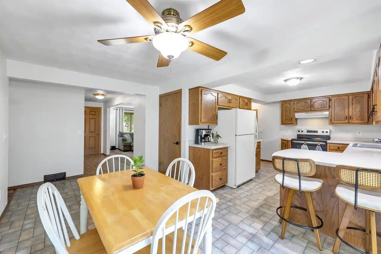 Photo 2 of Single family home for sale at 610 S Wild Rose Ln, Appleton, WI 54914 | MLS# 50333261 | Listing updated on 2026-09-28