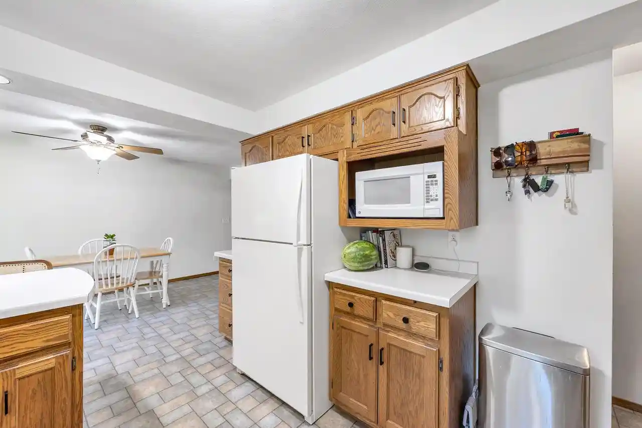 Photo 4 of Single family home for sale at 610 S Wild Rose Ln, Appleton, WI 54914 | MLS# 50333261 | Listing updated on 2026-09-28