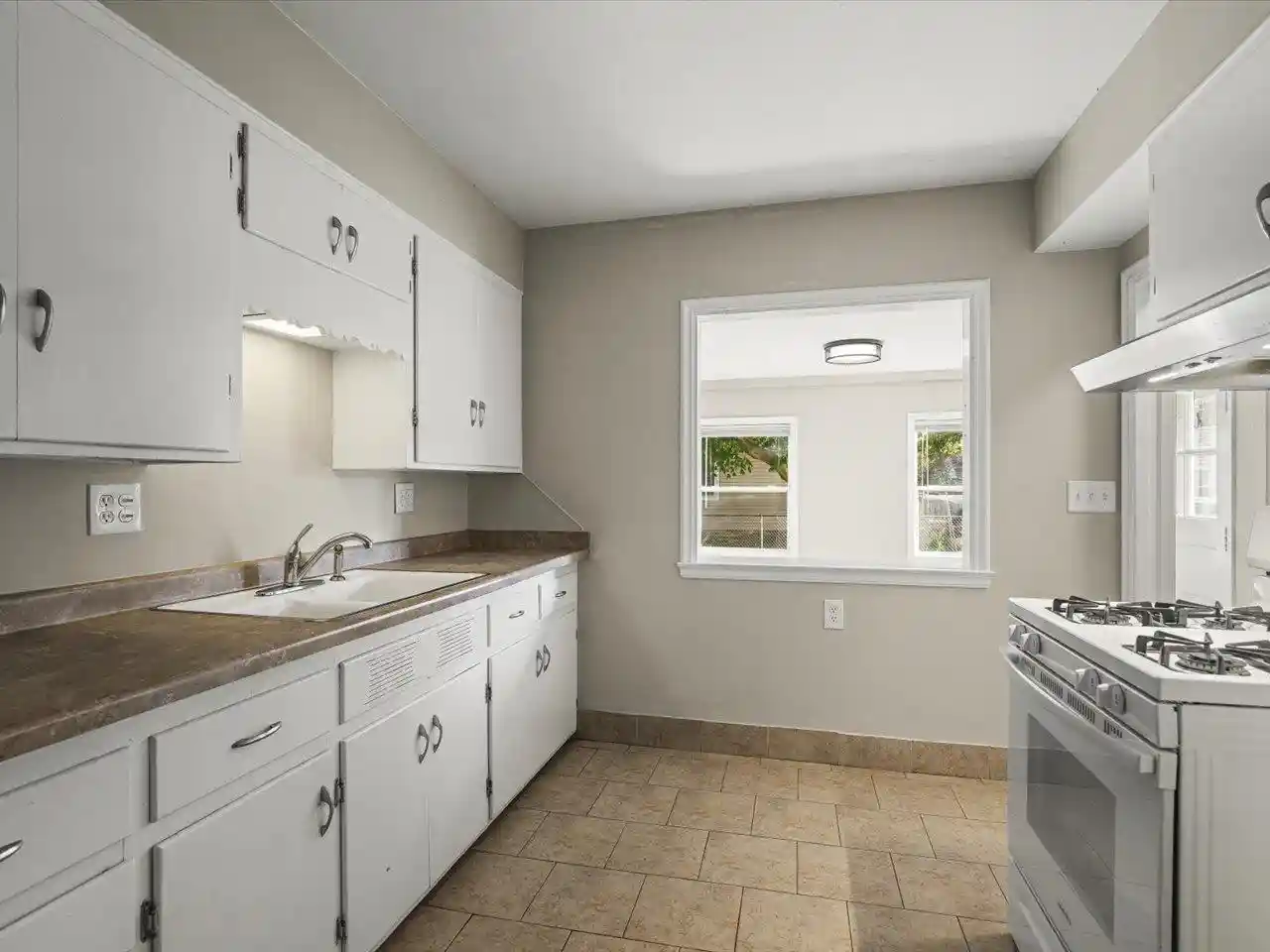 Photo 3 of Single family home for sale at 1502 Portland Ave, Beloit, WI 53511 | MLS# 2033460 | Listing updated on 2026-10-06