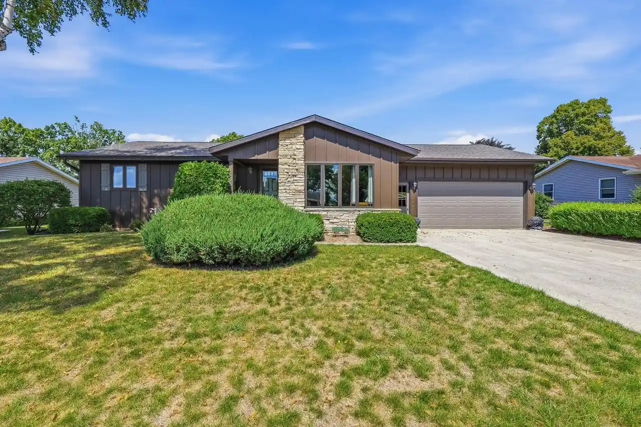 Photo 1 of Single family home for sale at 1706 Sunset Ln, New Holstein, WI 53061 | MLS# 1982137 | Listing updated on 2026-09-28