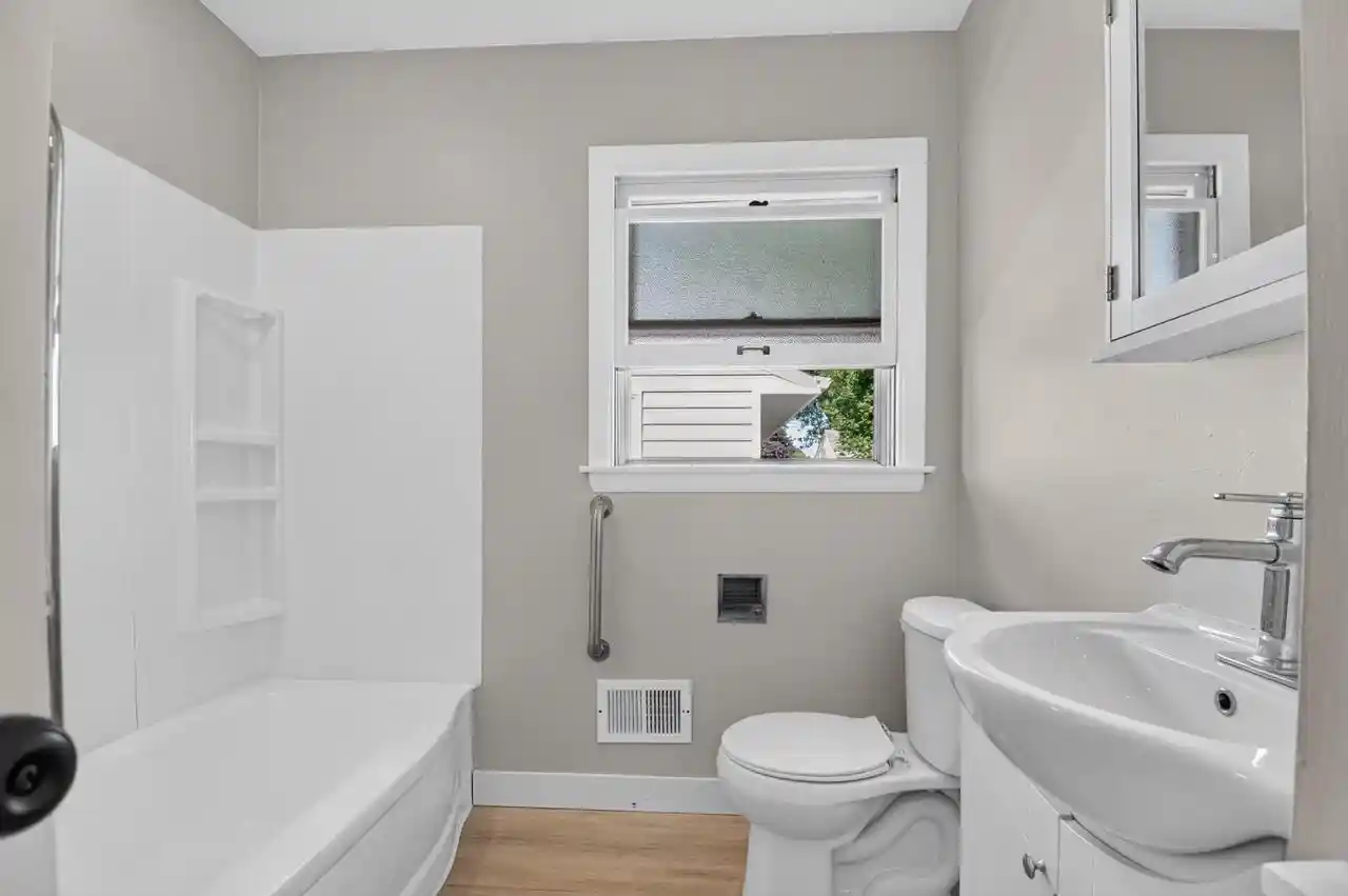 Photo 3 of Single family home for sale at 2039 Wustum Ave, Racine, WI 53404 | MLS# 1982143 | Listing updated on 2026-10-07