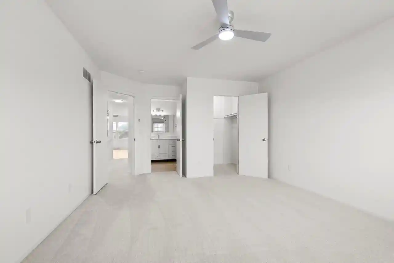 Photo 4 of Condo for sale at 207 Nicholson Ave, South Milwaukee, WI 53172 | MLS# 1982140 | Listing updated on 2026-10-05