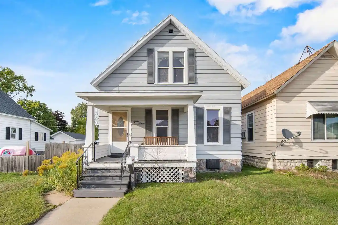Photo 1 of Single family home for sale at 1516 Logan Ave, Marinette, WI 54143 | MLS# 50333273 | Listing updated on 2026-09-27