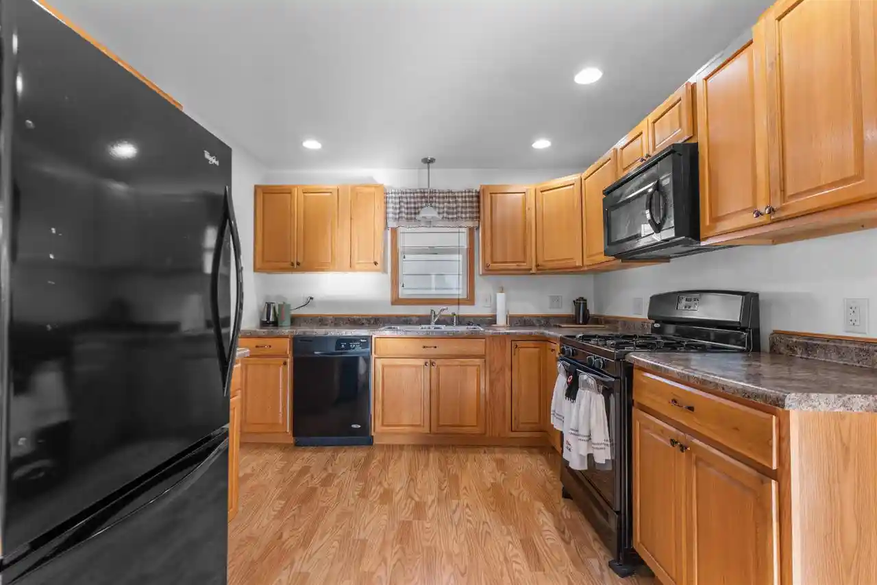 Photo 2 of Single family home for sale at 1516 Logan Ave, Marinette, WI 54143 | MLS# 50333273 | Listing updated on 2026-09-27