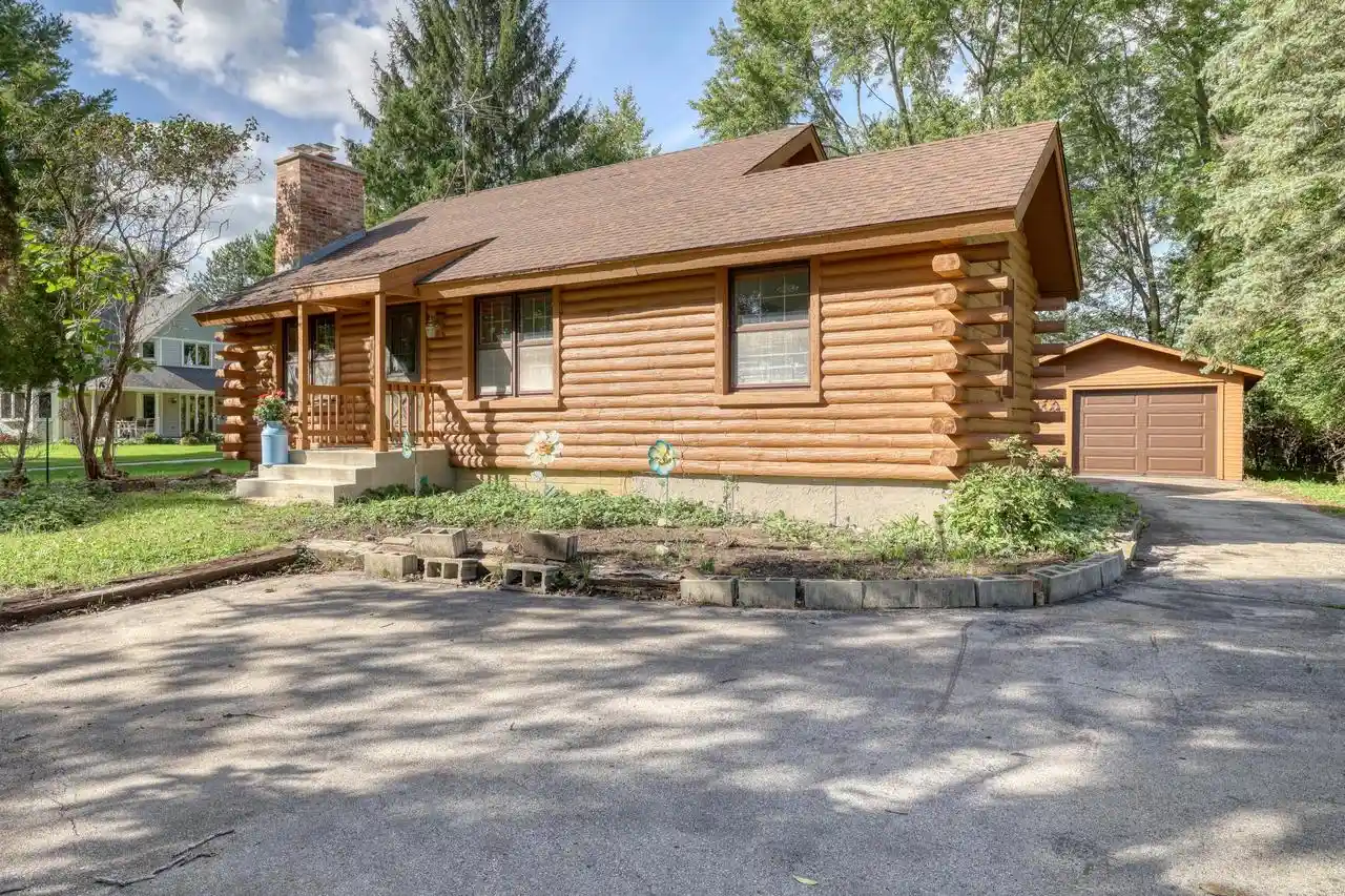 Photo 1 of Single family home for sale at N35w28744 Old N Shore Dr, Pewaukee, WI 53072 | MLS# 1982146 | Listing updated on 2026-09-25