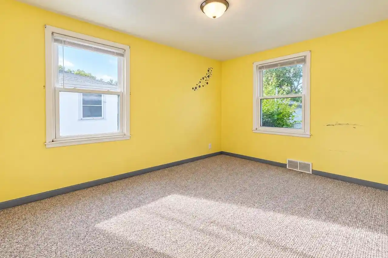 Photo 3 of Single family home for sale at 1490 Hastings St, Green Bay, WI 54301 | MLS# 50333276 | Listing updated on 2026-10-01