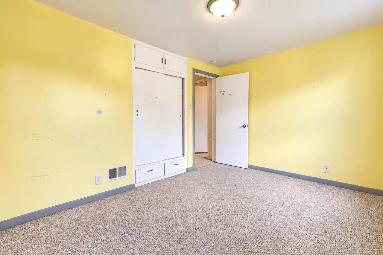 Photo 3 of Single family home for sale at 1490 Hastings St, Green Bay, WI 54301 | MLS# 50333276 | Listing updated on 2026-10-01