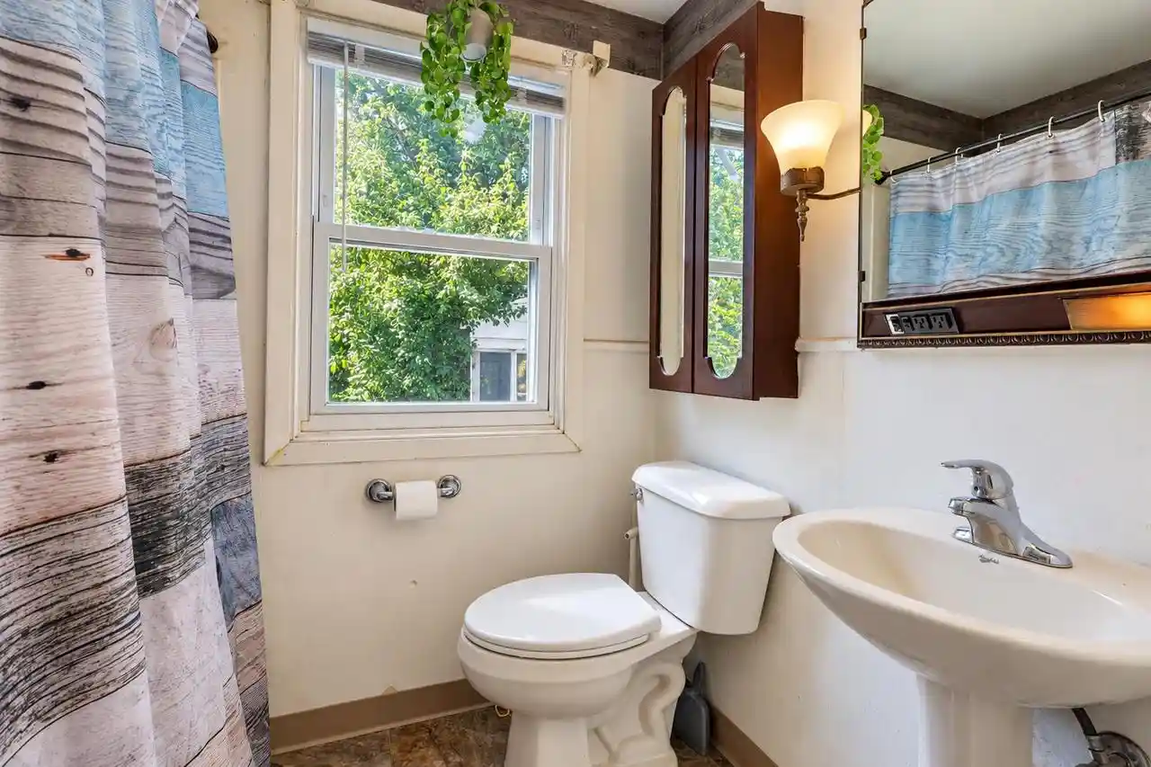 Photo 4 of Single family home for sale at 1490 Hastings St, Green Bay, WI 54301 | MLS# 50333276 | Listing updated on 2026-10-01
