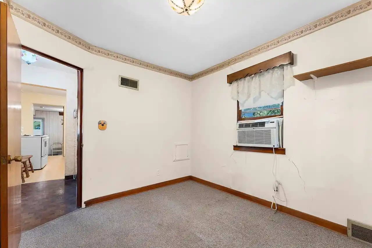 Photo 3 of Single family home for sale at 2615 W Highway Dr, Appleton, WI 54914 | MLS# 50333284 | Listing updated on 2026-09-25