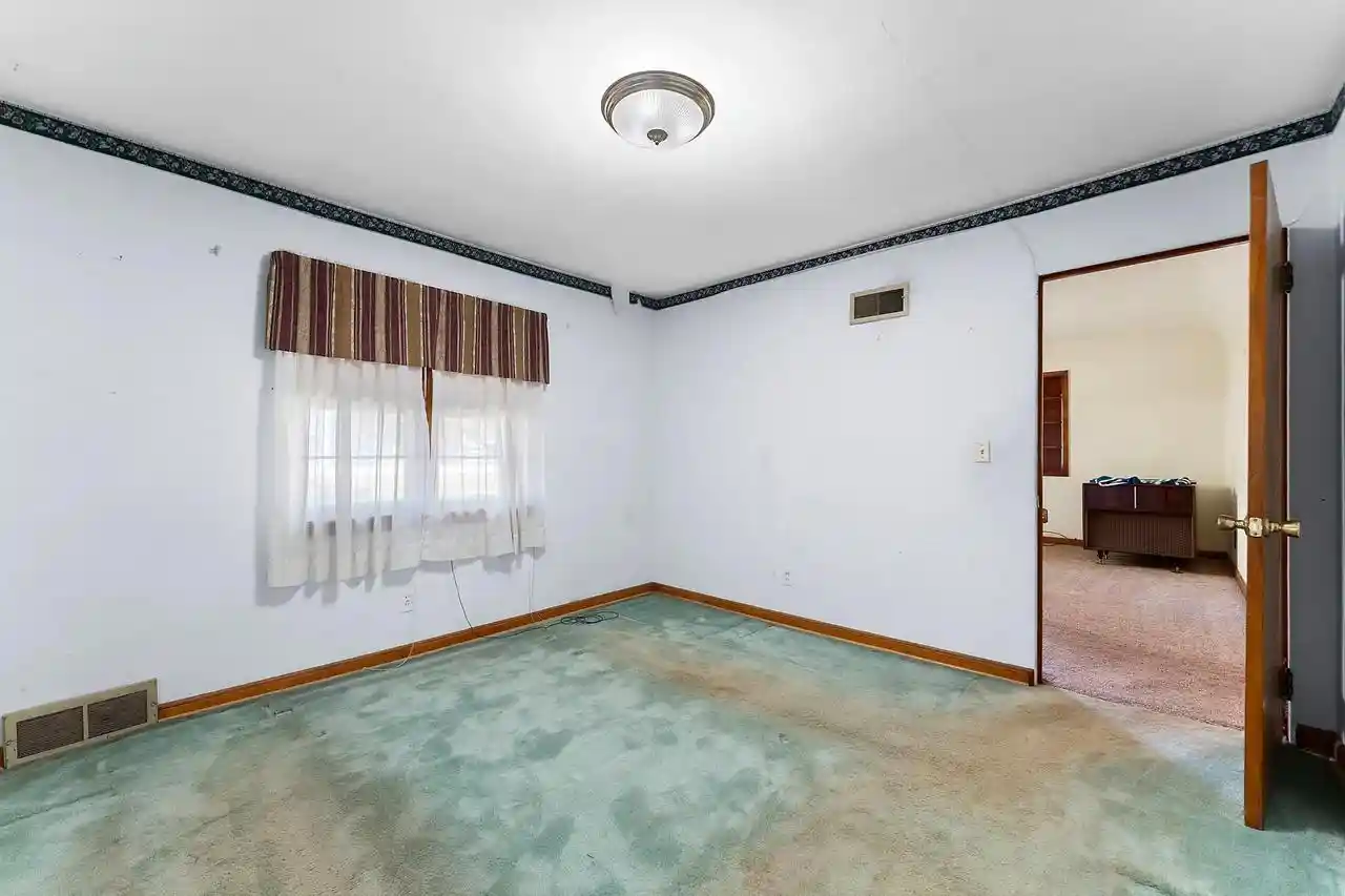 Photo 3 of Single family home for sale at 2615 W Highway Dr, Appleton, WI 54914 | MLS# 50333284 | Listing updated on 2026-09-25