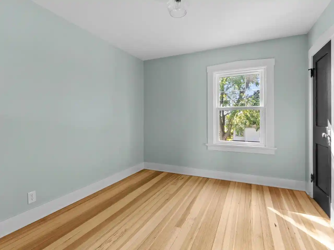Photo 4 of Single family home for sale at 2802 Clark St, Manitowoc, WI 54220 | MLS# 1982160 | Listing updated on 2026-10-04