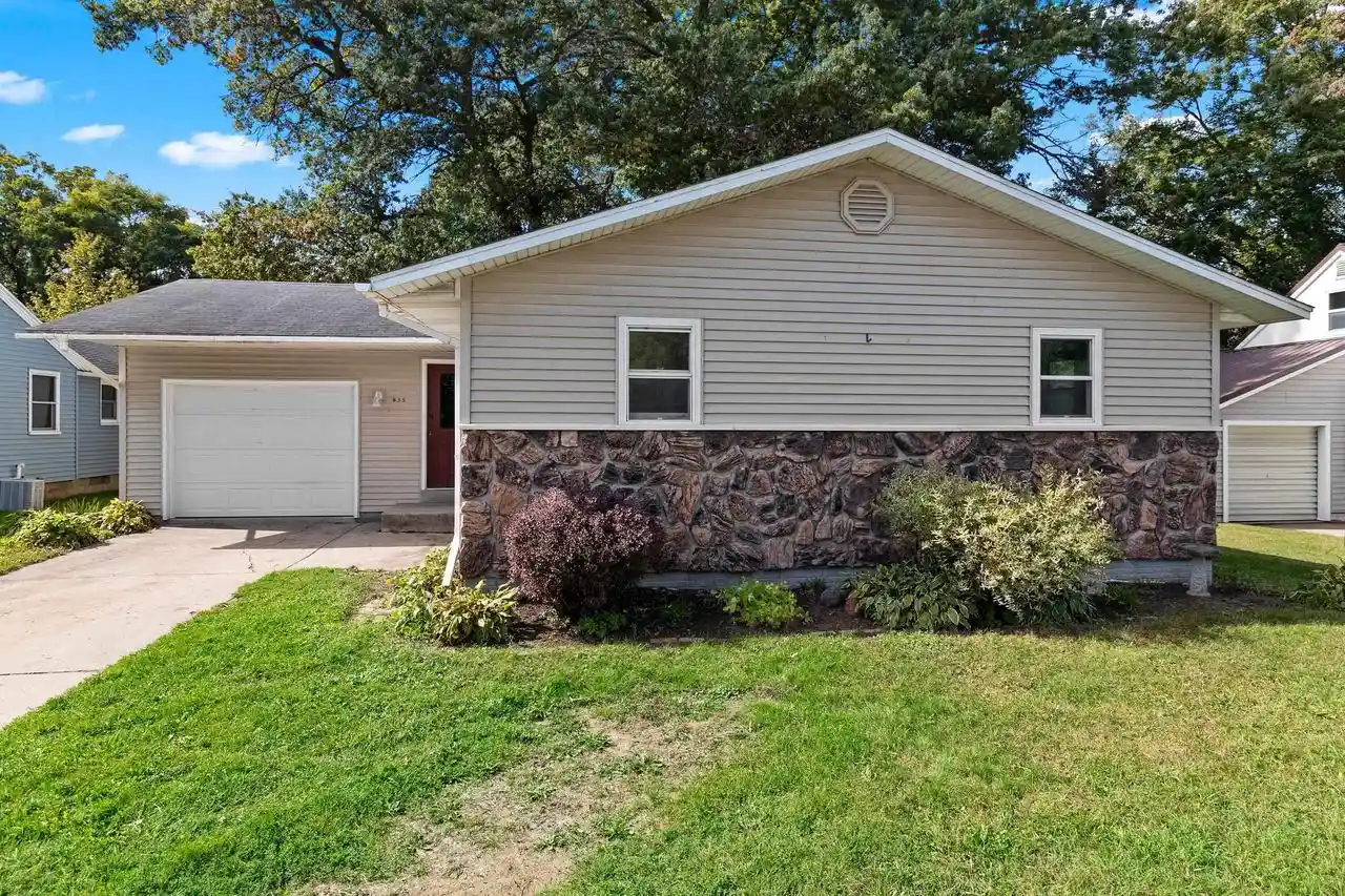 Photo 1 of Single family home for sale at 835 S Prospect St, Shawano, WI 54166 | MLS# 50333287 | Listing updated on 2026-09-25