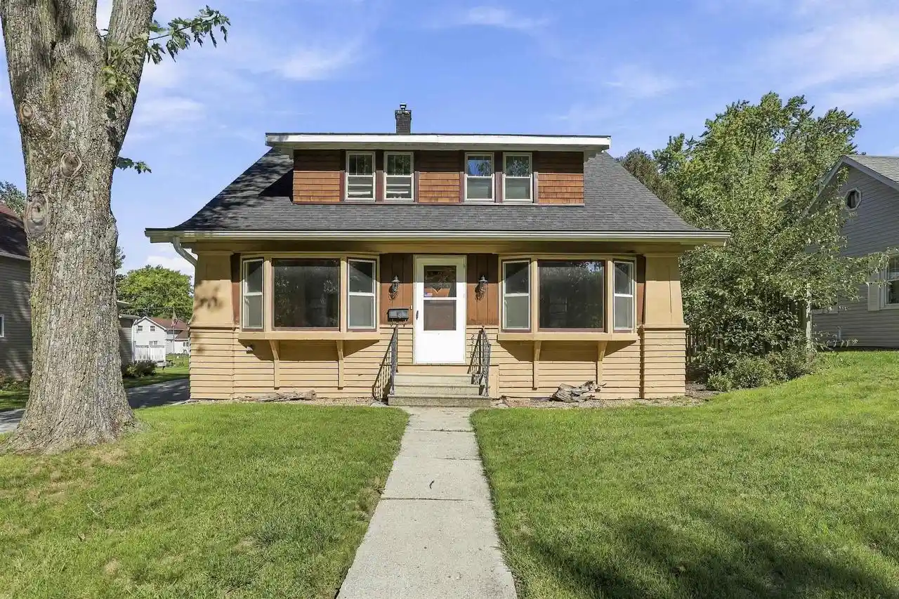 Photo 1 of Single family home for sale at 2318 Wisconsin Ave, New Holstein, WI 53061 | MLS# 50333270 | Listing updated on 2026-10-01