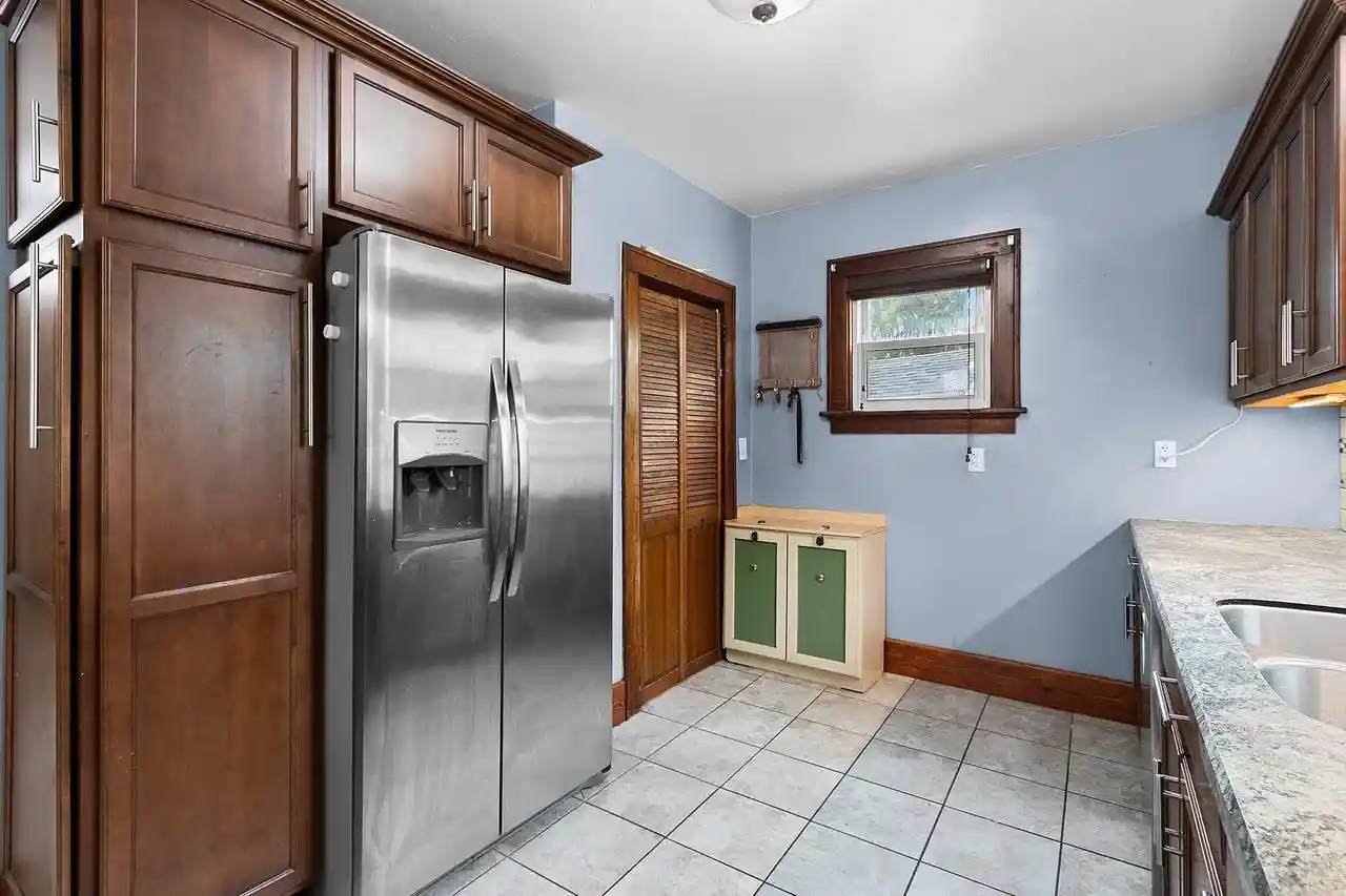 Photo 3 of Single family home for sale at 1524 6th Street, Marinette, WI 54143 | MLS# 50333279 | Listing updated on 2026-09-25