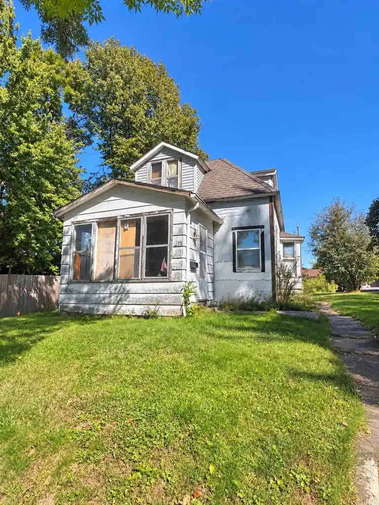 Photo 2 of Single family home for sale at 425 S Argyle Ave, Phillips, WI 54555 | MLS# 22604783 | Listing updated on 2026-09-25