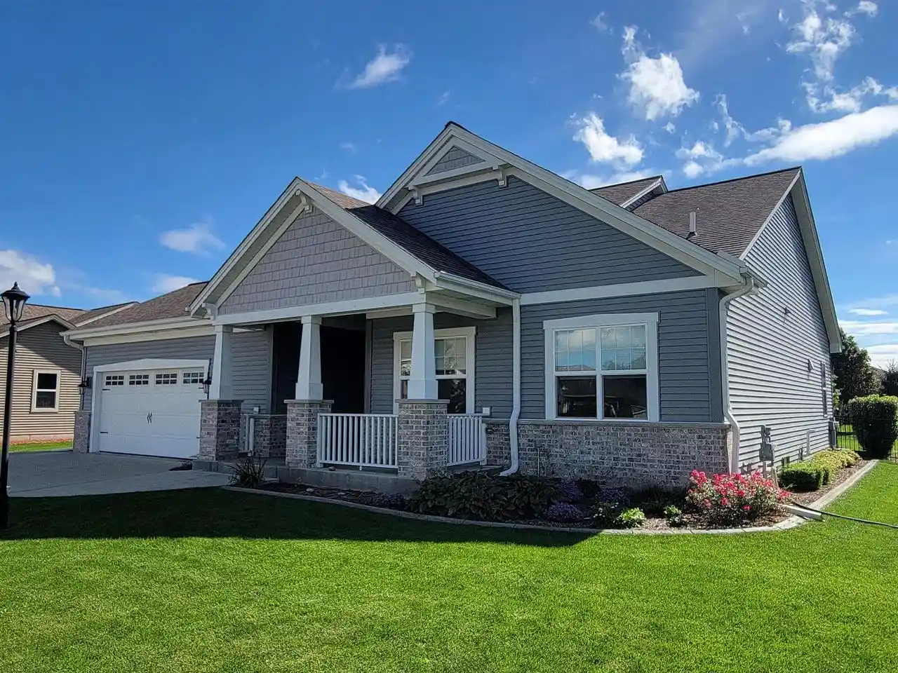 Photo 1 of Single family home for sale at 909 Meadowgate Dr, Waterford, WI 53185 | MLS# 1982182 | Listing updated on 2026-09-29