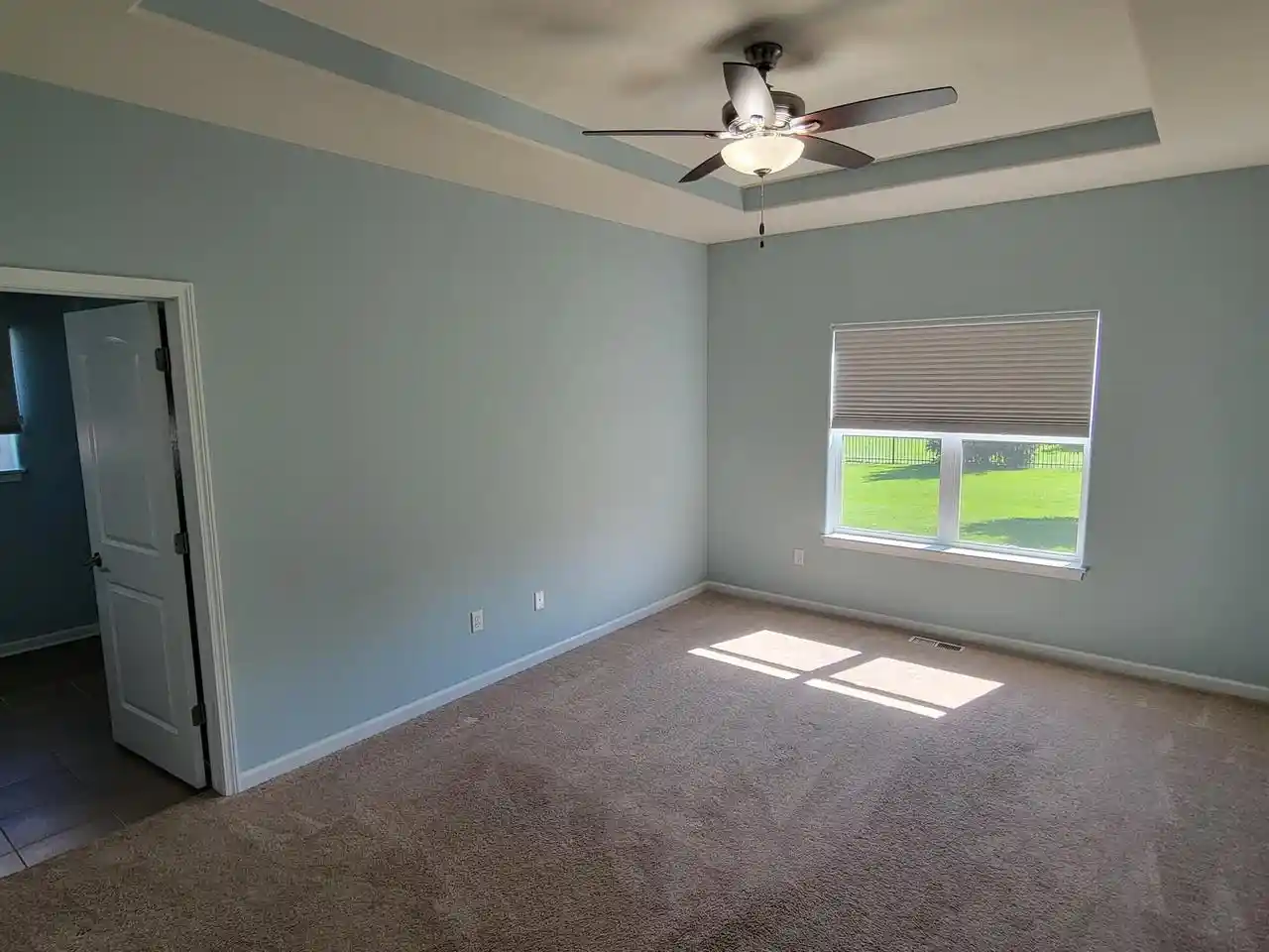 Photo 3 of Single family home for sale at 909 Meadowgate Dr, Waterford, WI 53185 | MLS# 1982182 | Listing updated on 2026-09-29