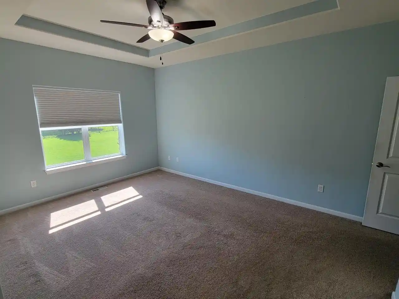 Photo 4 of Single family home for sale at 909 Meadowgate Dr, Waterford, WI 53185 | MLS# 1982182 | Listing updated on 2026-09-29