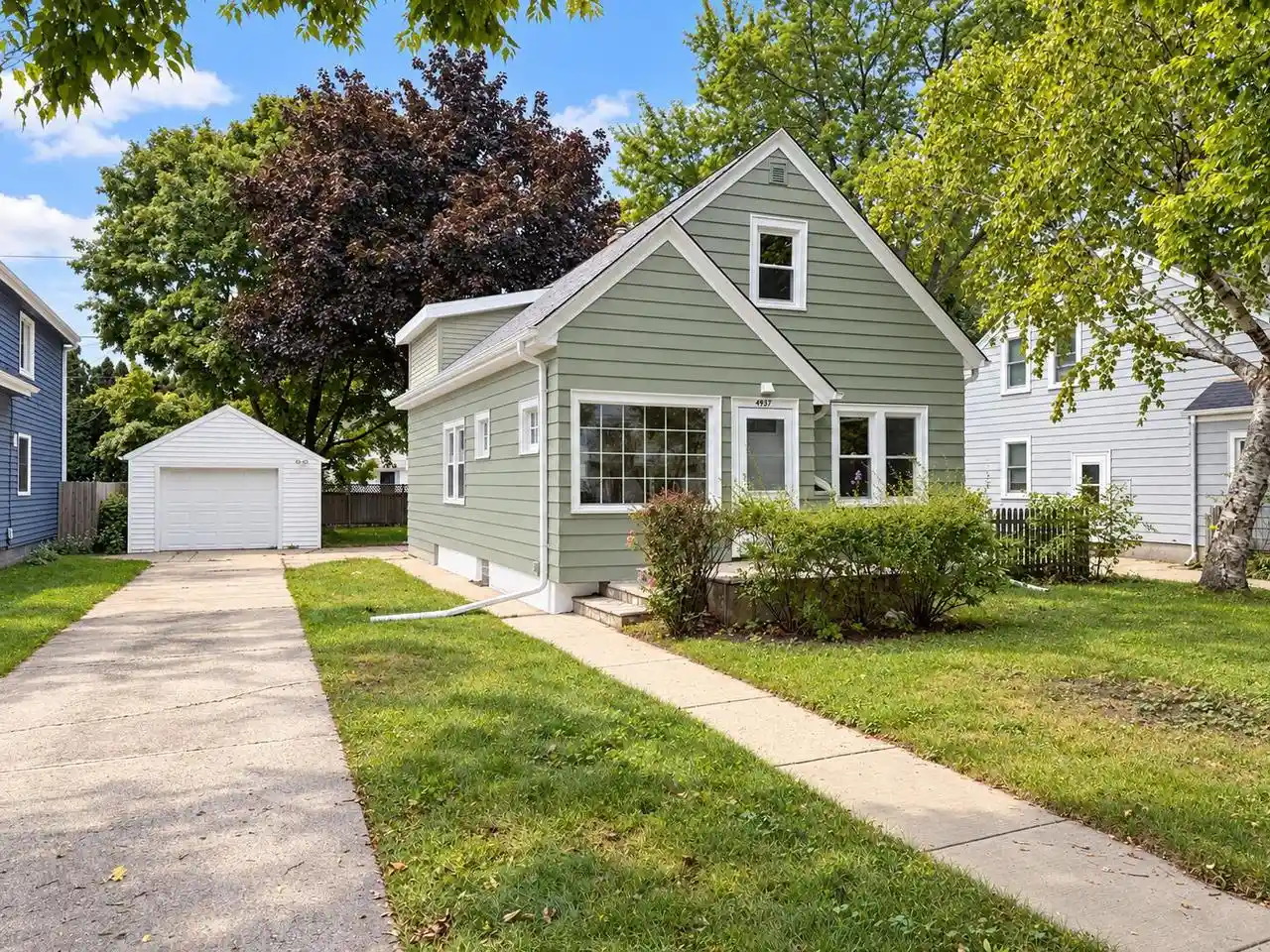 Photo 1 of Single family home for sale at 4937 N Hollywood Ave, Milwaukee, WI 53217 | MLS# 1982187 | Listing updated on 2026-10-08