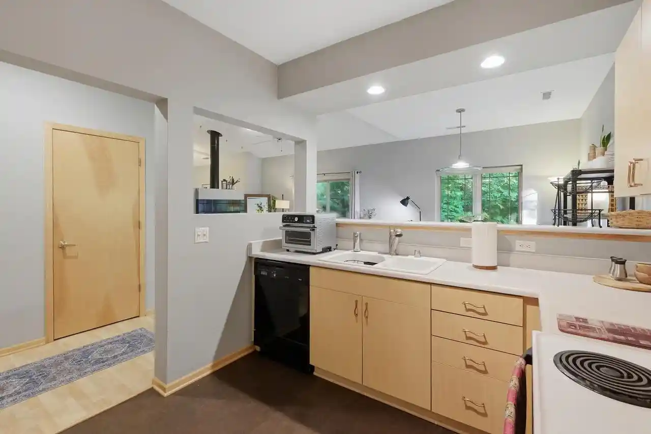 Photo 2 of Condo for sale at 1140 E Dayton St #203, Madison, WI 53703 | MLS# 2033485 | Listing updated on 2026-09-25