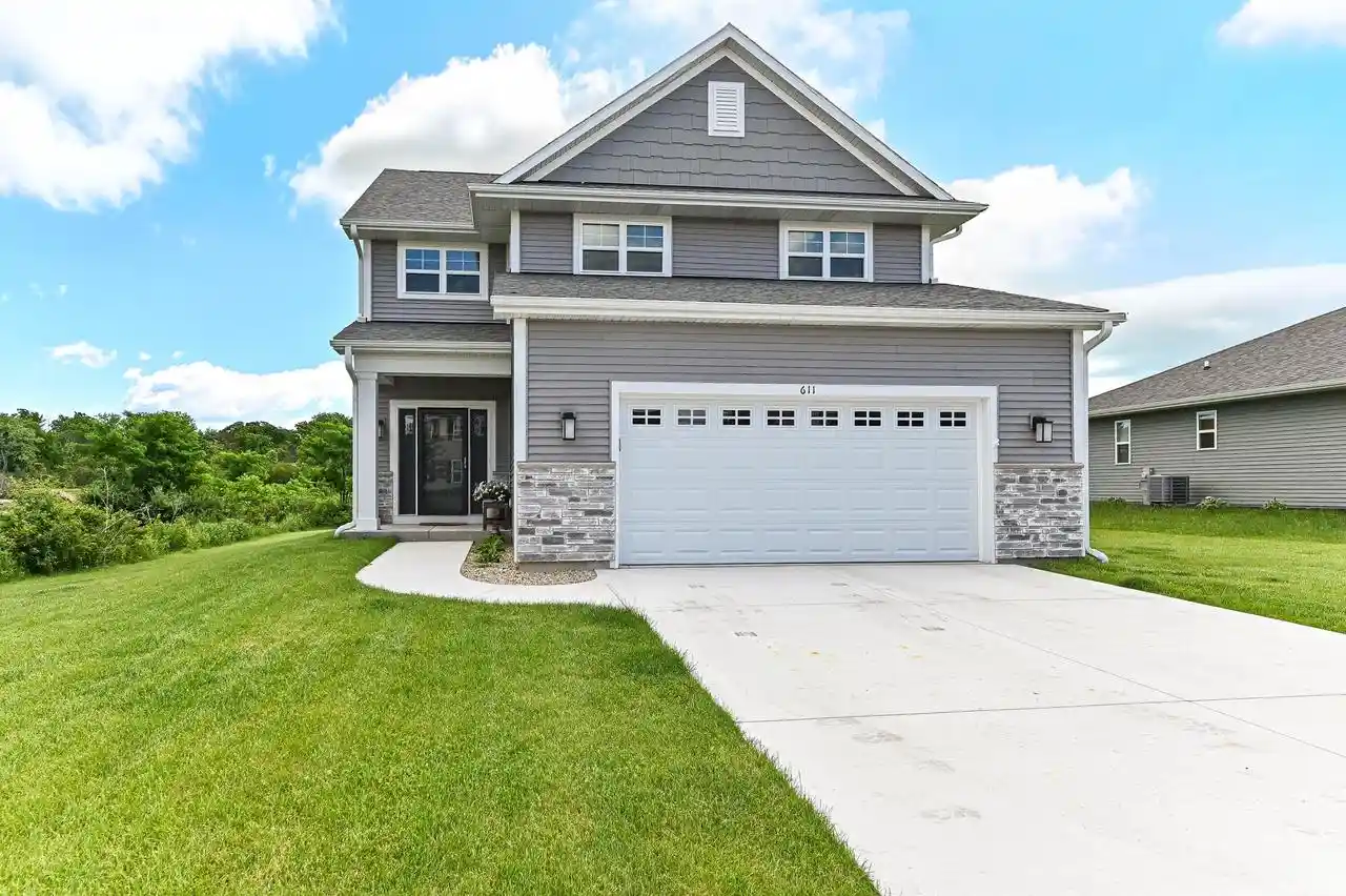 Photo 1 of Single family home for sale at 611 Hunter Dr, Mount Pleasant, WI 53406 | MLS# 1982191 | Listing updated on 2026-10-03