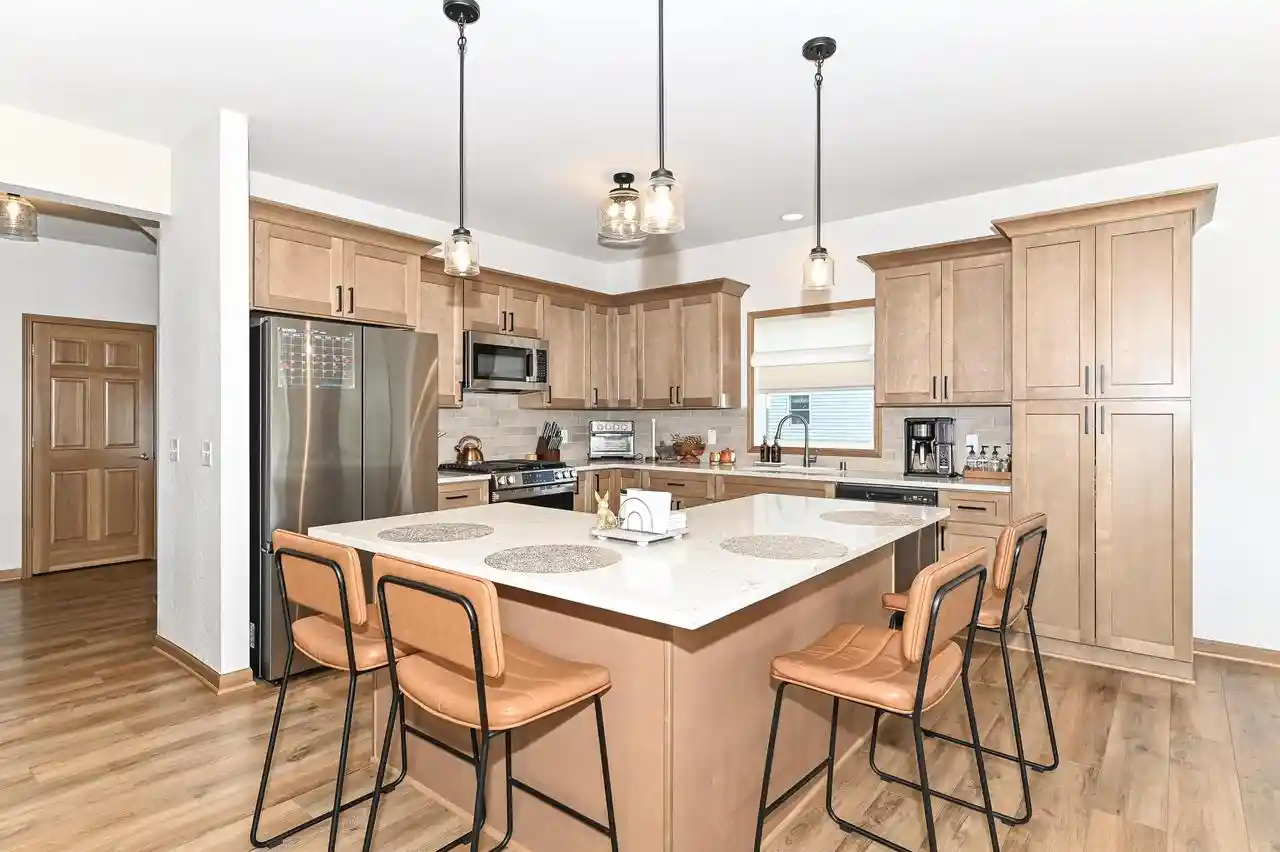 Photo 4 of Single family home for sale at 611 Hunter Dr, Mount Pleasant, WI 53406 | MLS# 1982191 | Listing updated on 2026-10-03