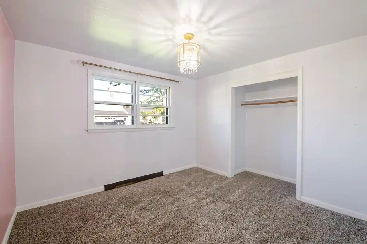 Photo 3 of Single family home for sale at 1073 Suburban Dr, De Pere, WI 54115 | MLS# 50333309 | Listing updated on 2026-10-05